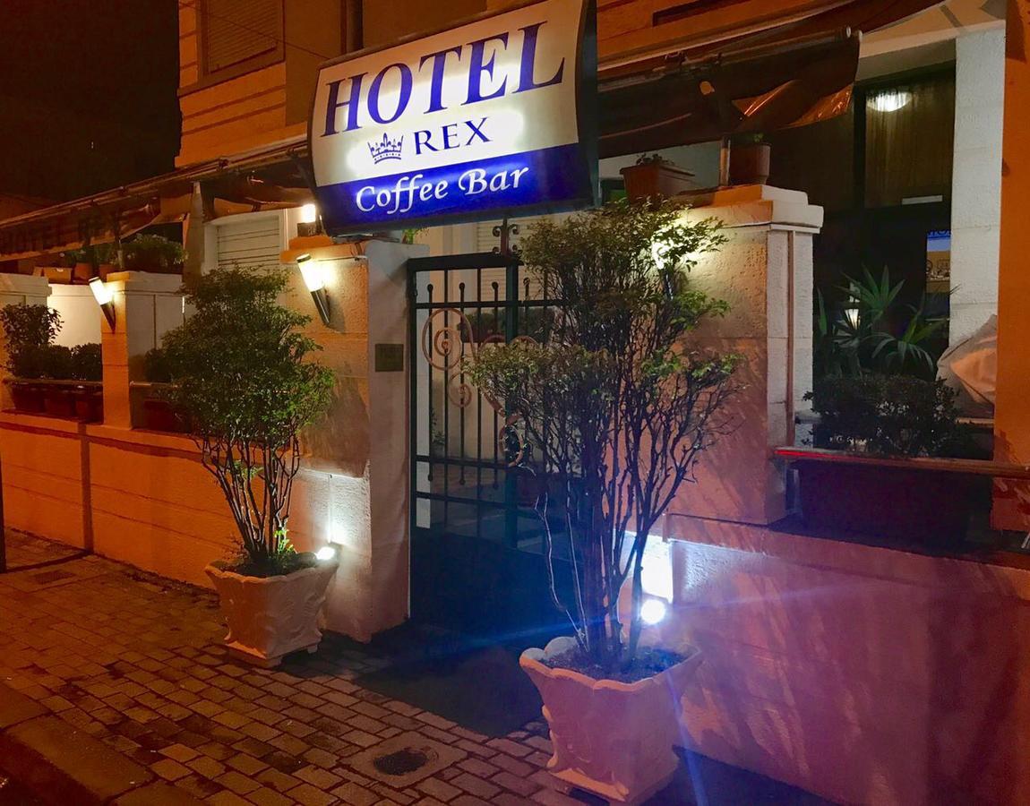 Hotel Rex Tirana Zewnętrze zdjęcie