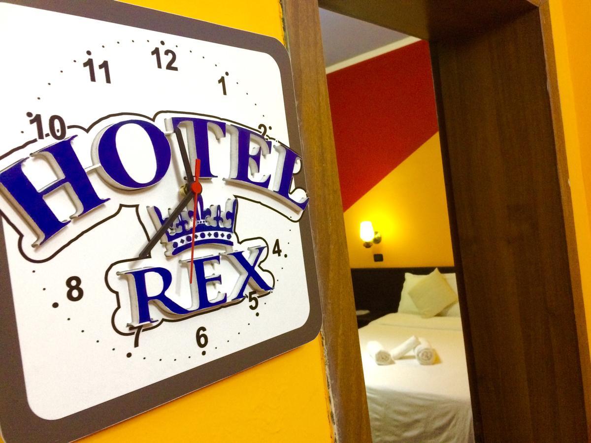 Hotel Rex Tirana Zewnętrze zdjęcie